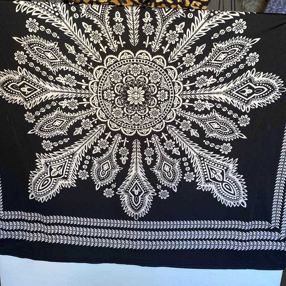 Black & white size small top - Picture 5 of 6